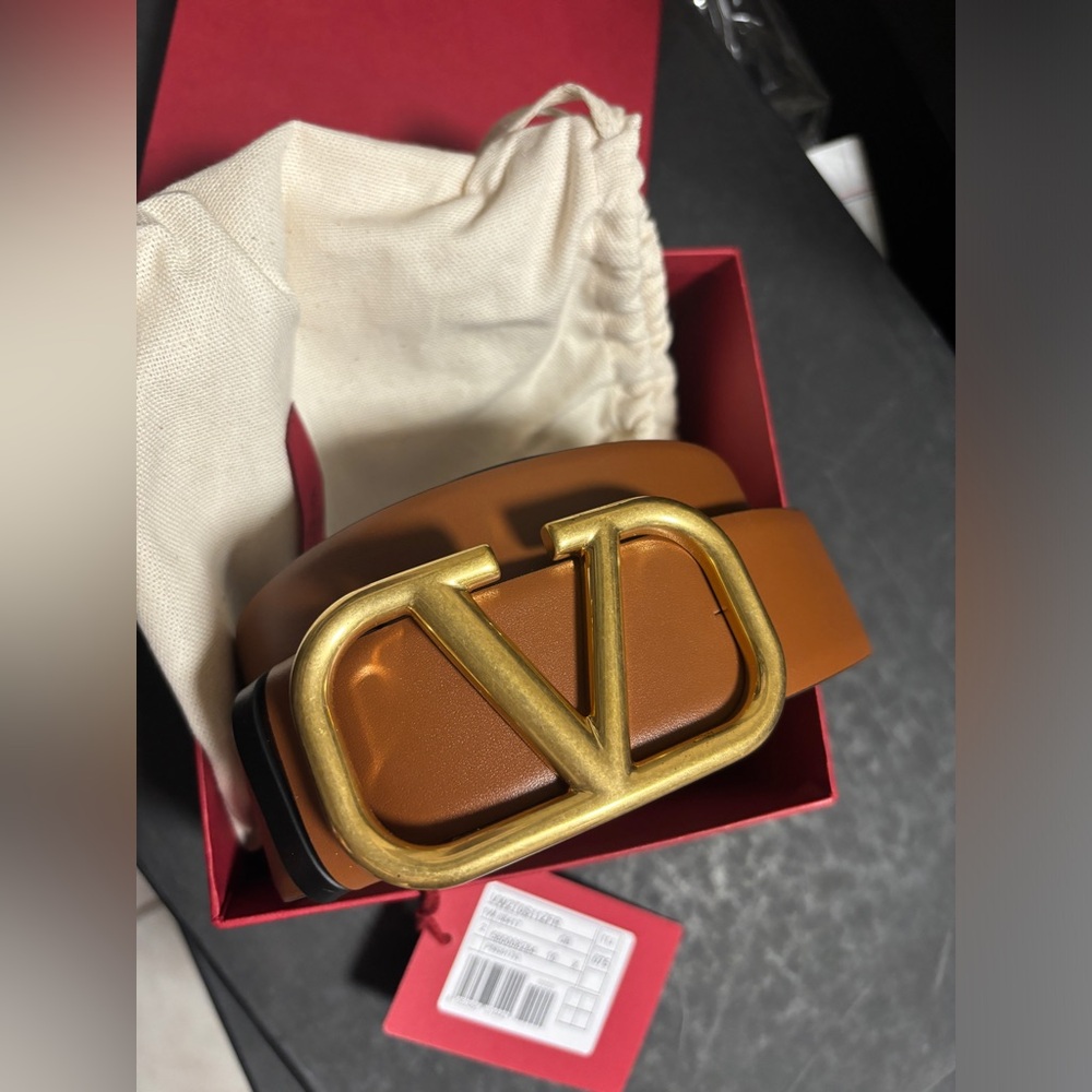 New and authenticate Valentino belt with 4cm size 80
